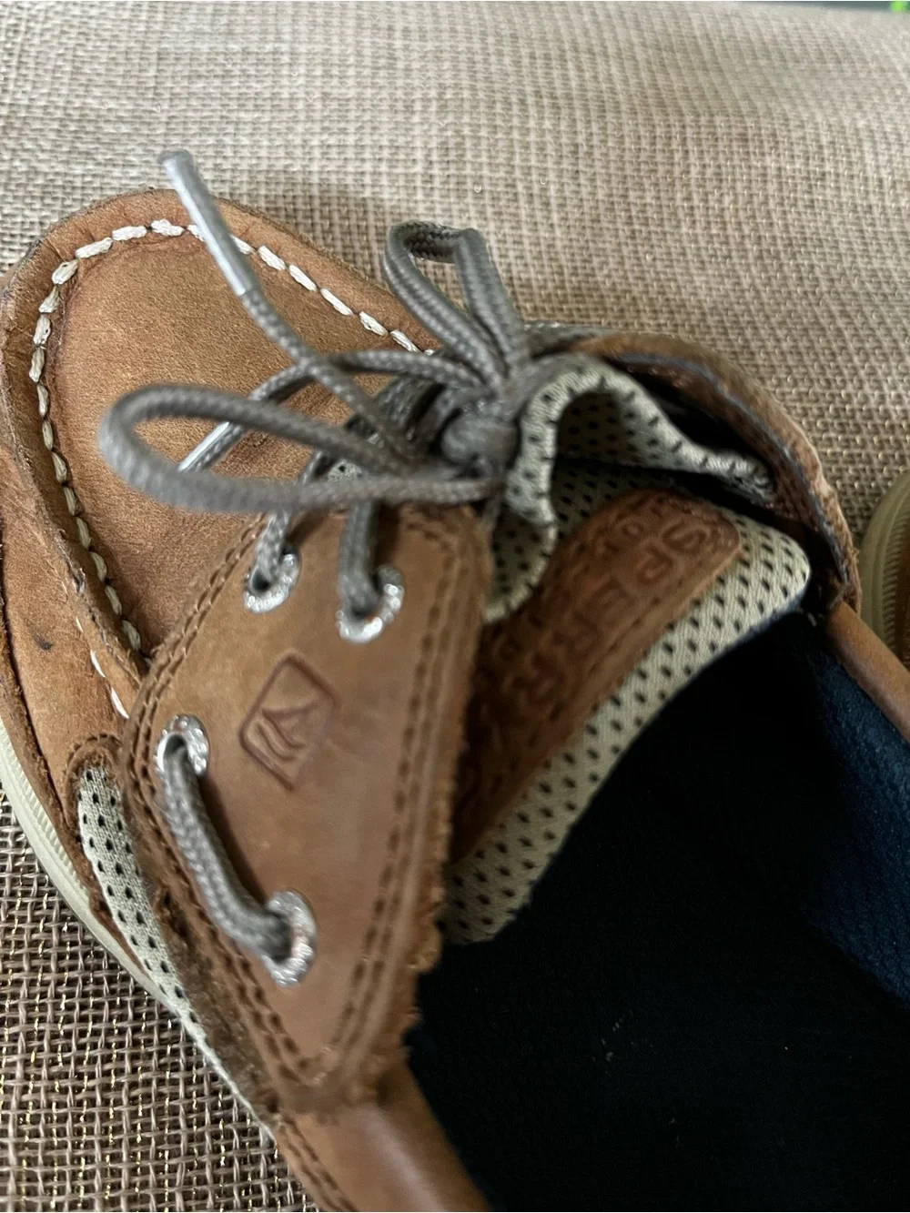 Sperry Tan/Brown Kids Boat Shoes with Laces Preppy
